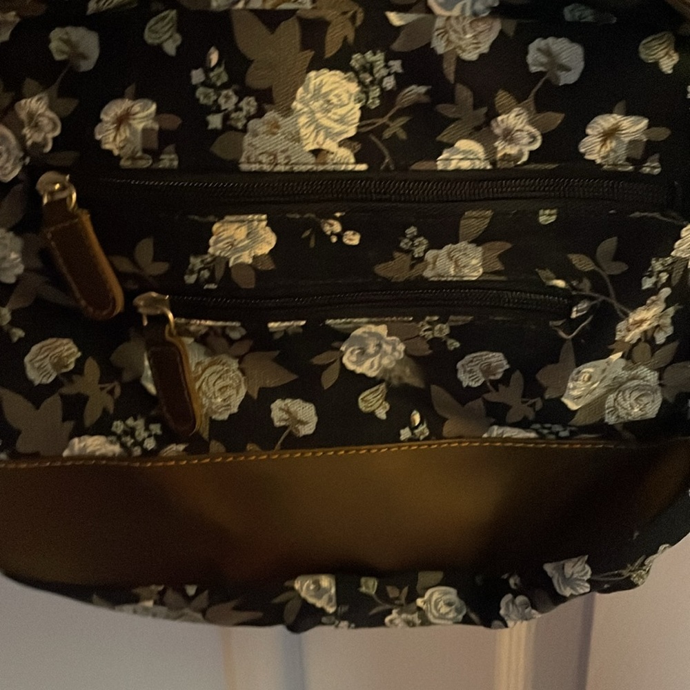 Brand new floral denim purse, 4 pouches, adjustable strap - Picture 4 of 4